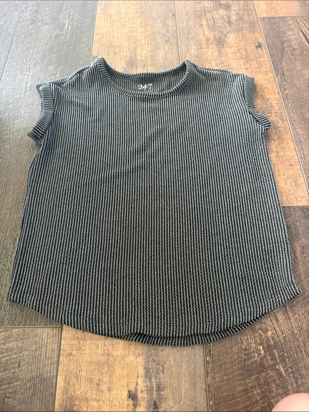 Maurices Black & White Ribbed Short-Sleeve Tee